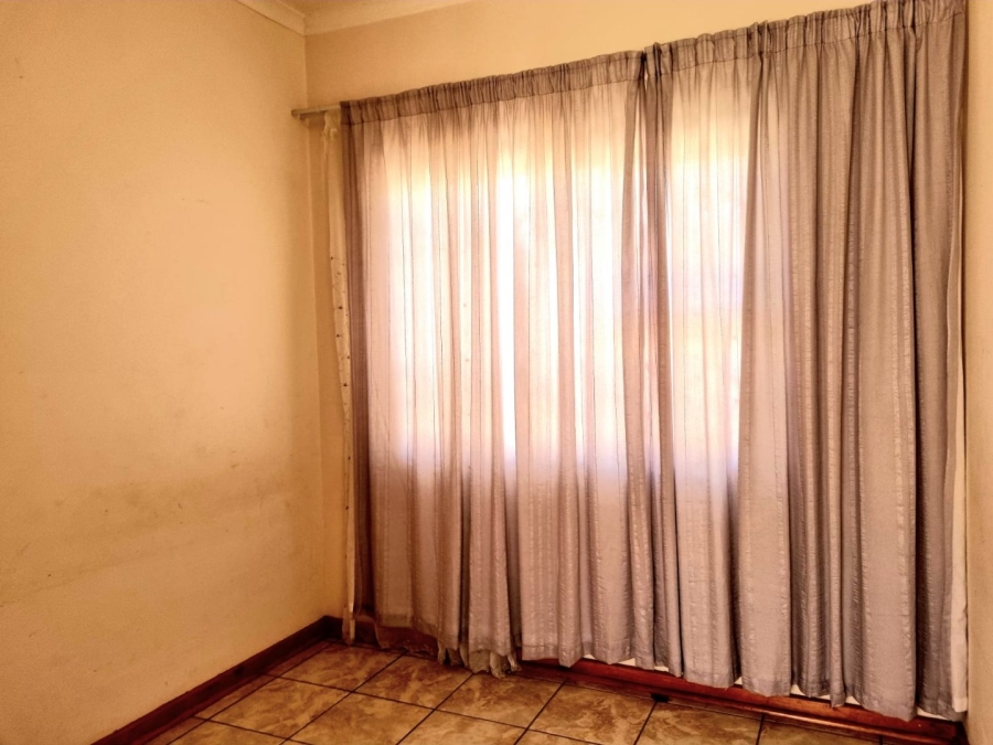 2 Bedroom Property for Sale in De Beers Northern Cape